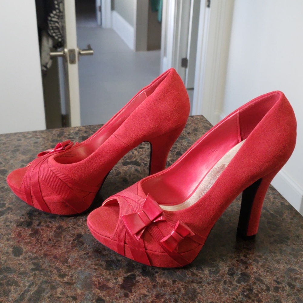 Eva and Zoe High Heel red suede
